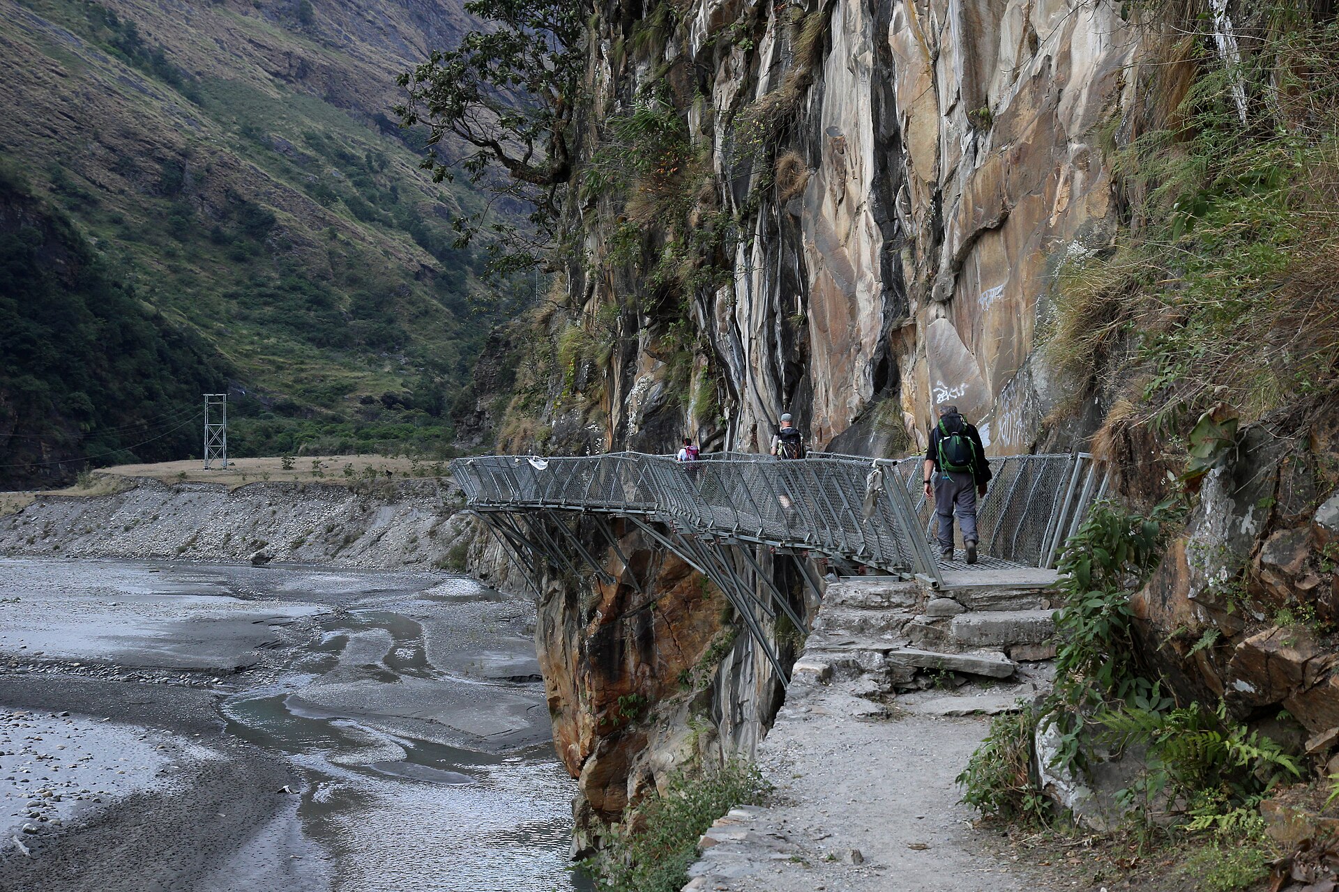 Drive to Machha Khola - 930 m